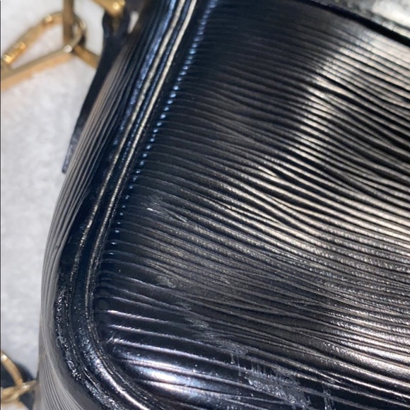 Authentic Louis Vuitton Trocadero Crossbody - Picture 5 of 8